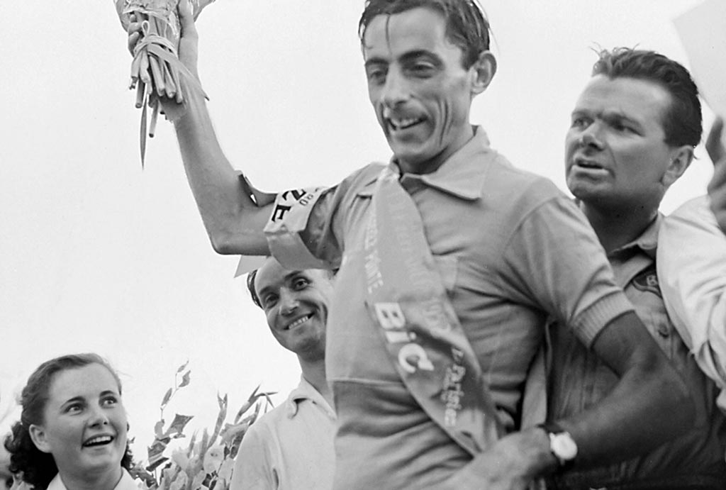 Pour voir le Tour de France à l'Alpe d'Huez, organisez-vous - ici
